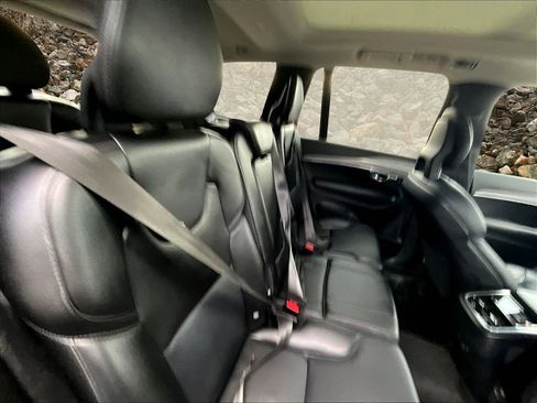 Used 2021 Volvo XC90 T5 Momentum w/ Protection Package Premier image 24