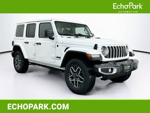 Used 2025 Jeep Wrangler Unlimited Sahara AWD/4WD image 1