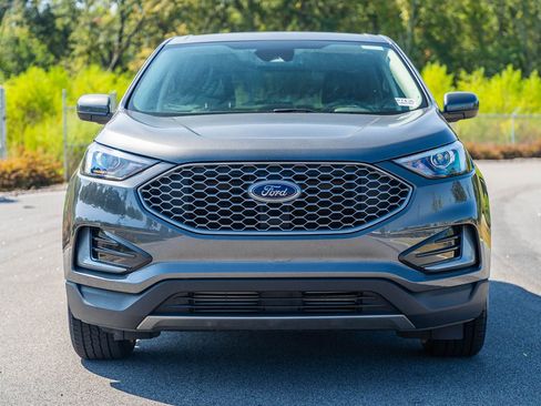 Used 2024 Ford Edge SEL image 2