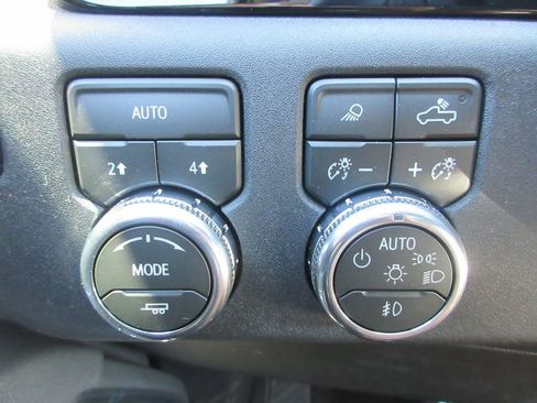 New 2026 GMC Sierra 1500 SLT w/ SLT Convenience Package AWD/4WD image 16