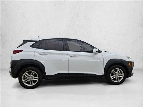 Used 2021 Hyundai Kona SE image 4