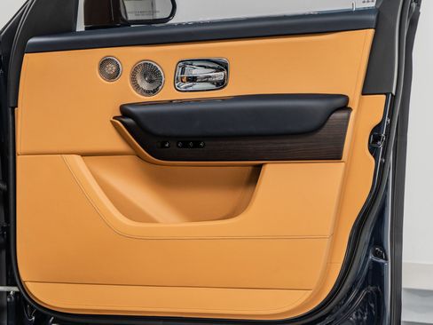 Used 2020 Rolls-Royce Cullinan AWD/4WD image 35