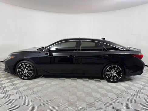 Used 2022 Toyota Avalon Touring w/ Advanced Safety Package image 8