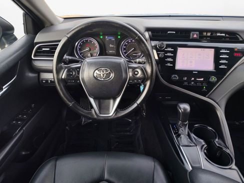 Used 2020 Toyota Camry SE image 19