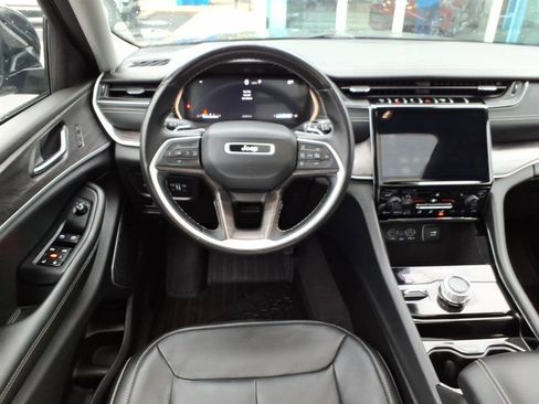 Used 2021 Jeep Grand Cherokee L Limited AWD/4WD image 12