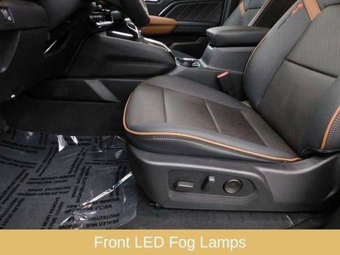 Used 2024 GMC Canyon AT4 w/ AT4 Premium Package image 25