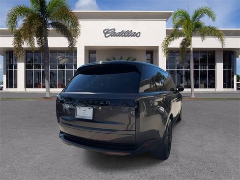 Used 2025 Land Rover Range Rover Long Wheelbase SE image 13