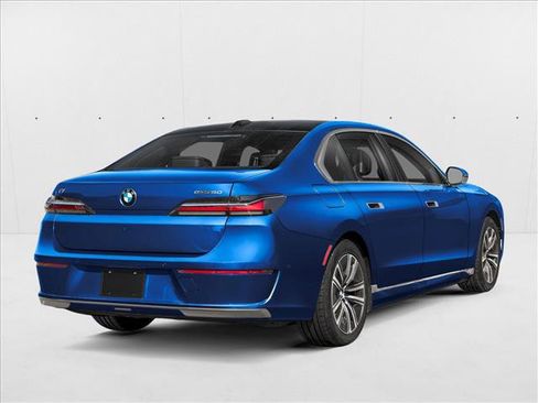 New 2026 BMW i7 xDrive60 AWD/4WD image 2