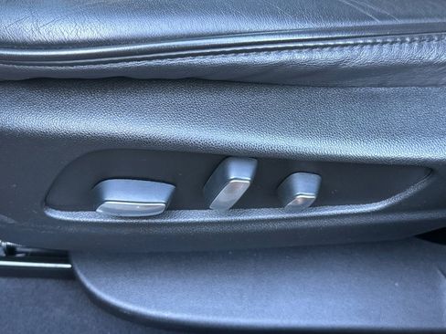 Used 2019 Cadillac XT5 Platinum image 17