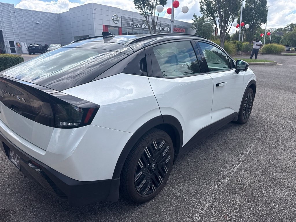Certified 2026 Nissan Leaf Platinum+ w/ Cargo Package (Platinum+) FWD image 3
