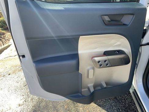 Used 2025 Ford Maverick Lariat w/ 4K Tow Package image 15