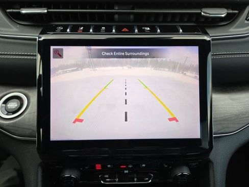 Used 2023 Jeep Grand Cherokee Overland w/ Luxury Tech Group IV image 21