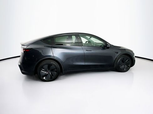 Used 2026 Tesla Model Y 2WD image 10