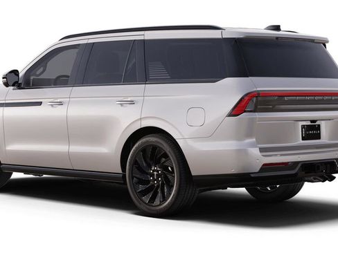 New 2025 Lincoln Navigator Reserve w/ Jet Appearance Package image 2