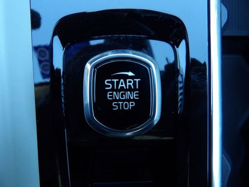 New 2026 Volvo XC60 B5 Ultra w/ Protection Package Premier image 21