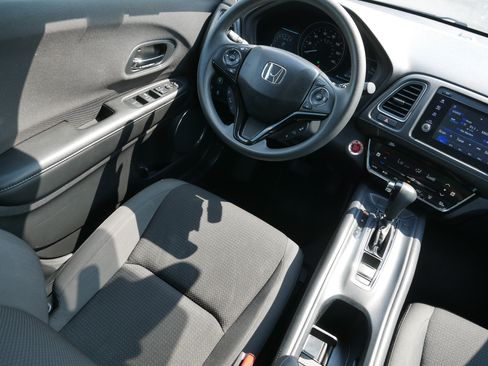 Used 2019 Honda HR-V EX image 9