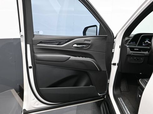 Used 2021 Cadillac Escalade ESV Sport RWD image 8