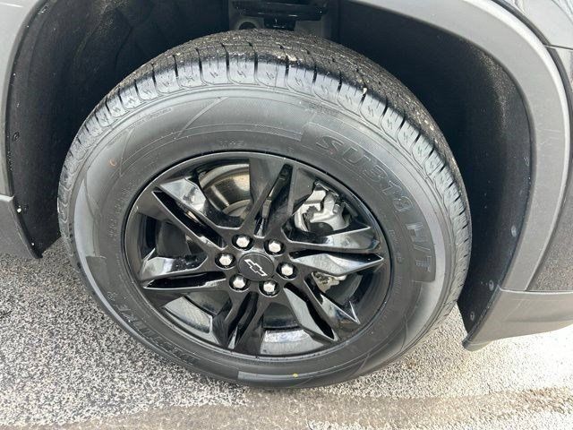Used 2023 Chevrolet Traverse LS w/ Midnight/Sport Edition FWD image 52