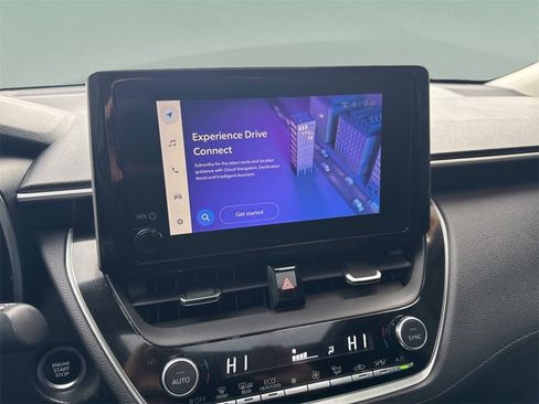 Used 2023 Toyota Corolla Cross XLE image 12