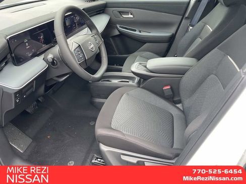 New 2026 Nissan Leaf FWD image 10
