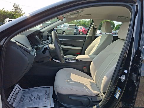 Used 2023 Hyundai Sonata SE FWD image 13