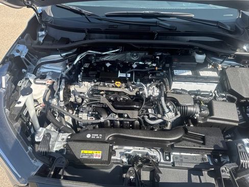 Used 2025 Toyota Corolla Cross L AWD/4WD image 29