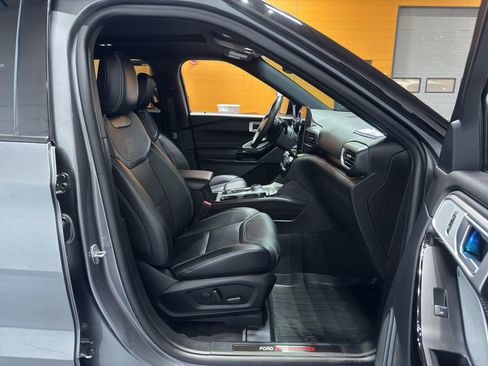 Used 2024 Ford Explorer ST w/ Technology Package image 20