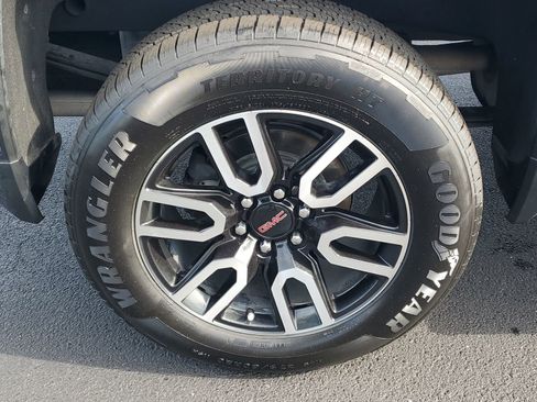 Used 2021 GMC Sierra 1500 AT4 w/ AT4 Preferred Package image 5