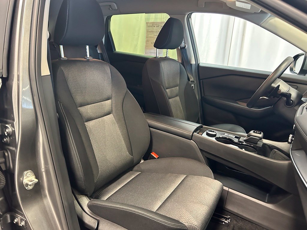Used 2024 Nissan Rogue SV AWD/4WD image 23