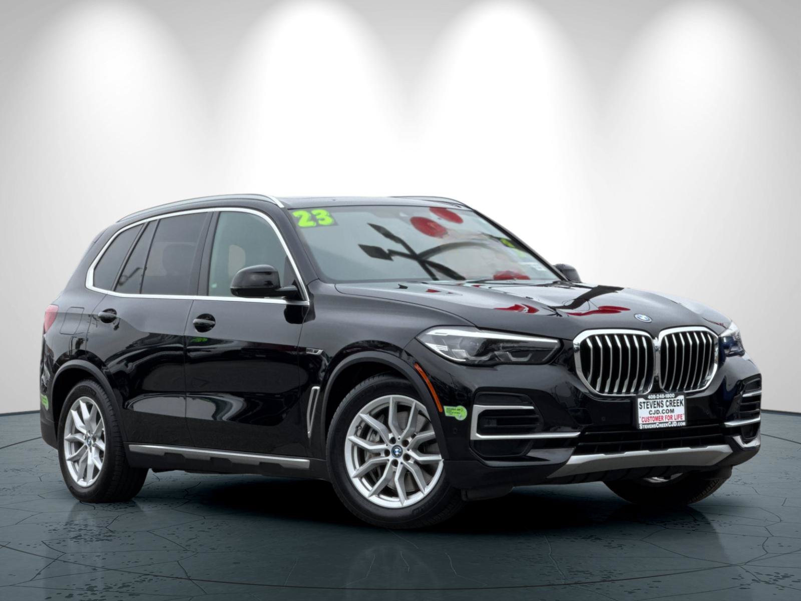 Used 2023 BMW X5 xDrive45e w/ Parking Assistance Package AWD/4WD image 2