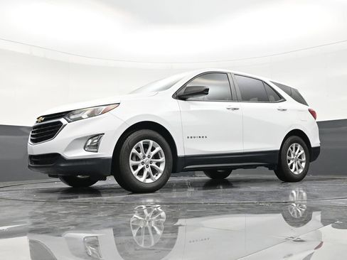 Used 2020 Chevrolet Equinox LS FWD image 21