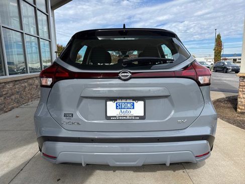 Used 2023 Nissan Kicks SV image 4