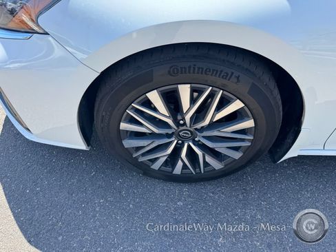Used 2023 Nissan Altima 2.5 SV w/ SV Premium Package FWD image 8