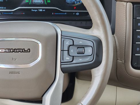 Used 2022 GMC Yukon Denali image 33