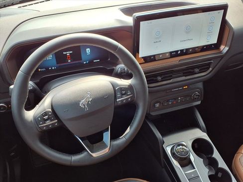 Used 2025 Ford Bronco Sport Outer Banks image 13