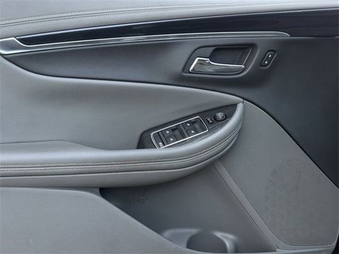Used 2019 Chevrolet Impala LT image 23