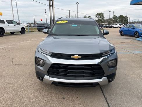 Used 2023 Chevrolet TrailBlazer LT image 2