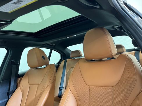 Used 2025 BMW 330i Sedan w/ Premium Package RWD image 24