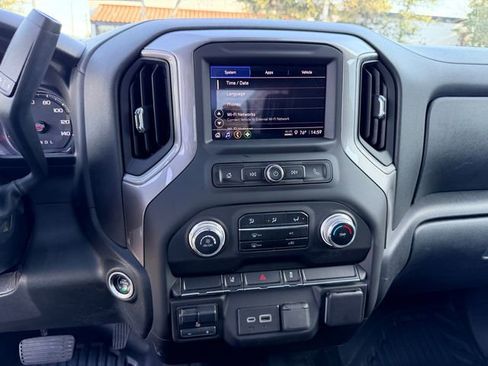 Used 2024 GMC Sierra 2500 Pro w/ Convenience Package image 12