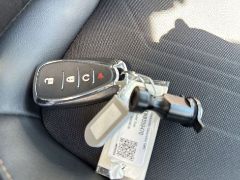 Used 2022 Chevrolet Trax LT w/ LT Convenience Package AWD/4WD image 26