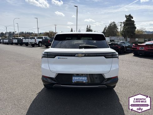 Used 2026 Chevrolet Equinox EV LT w/ Convenience Package II FWD image 4