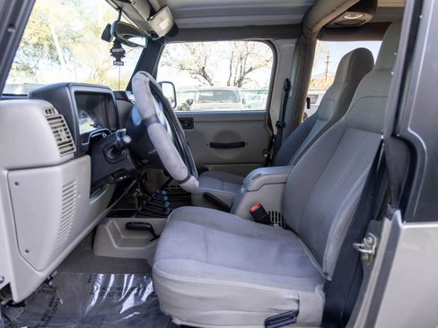 Used 2003 Jeep Wrangler Sahara image 12