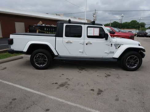 Used 2022 Jeep Gladiator Overland w/ Popular Equipment Package AWD/4WD image 2