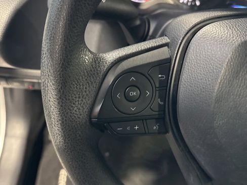 Used 2022 Toyota Corolla L image 34