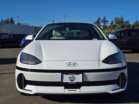 Used 2024 Hyundai Ioniq 6 Limited AWD/4WD image 3
