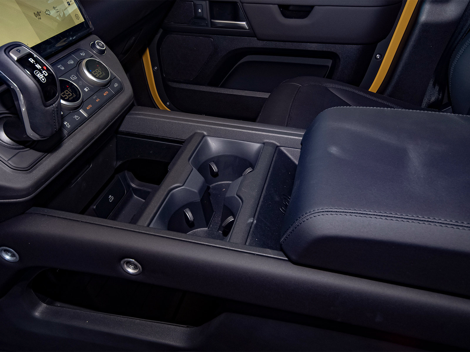 New 2026 Land Rover Defender 110 AWD/4WD image 31