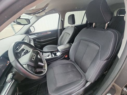 Used 2022 Jeep Grand Cherokee L Laredo w/ Luxury Tech Group I AWD/4WD image 15