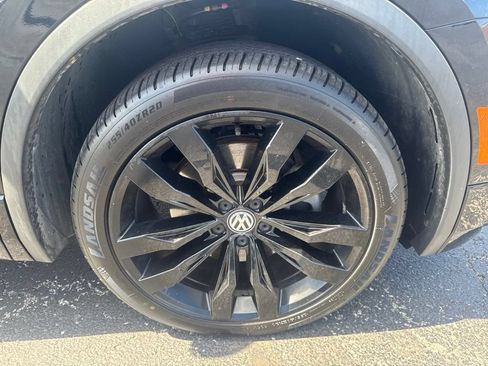 Used 2021 Volkswagen Tiguan SE R-Line AWD/4WD image 47