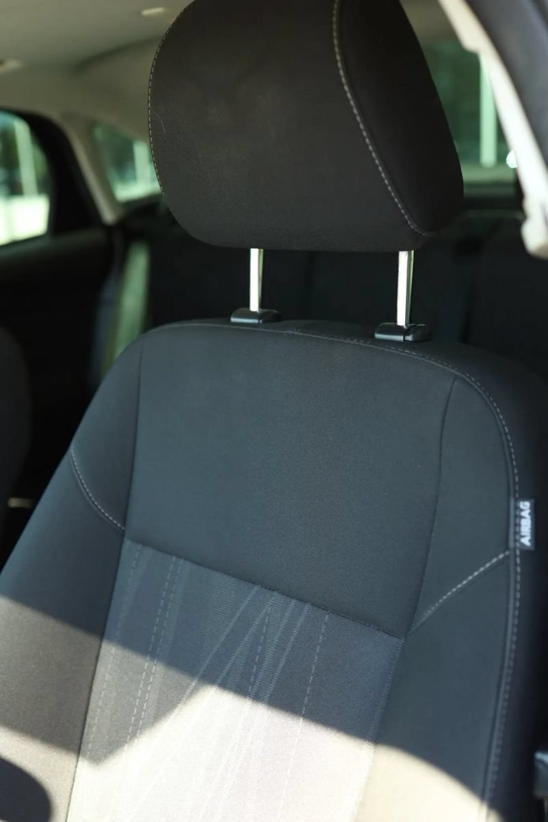 Used 2017 Ford Focus SEL w/ Cold Weather Package FWD image 16