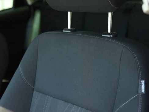 Used 2017 Ford Focus SEL w/ Cold Weather Package FWD image 16